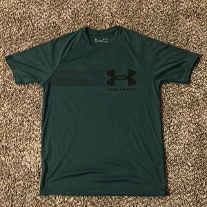 Under Armour tee. Size medium. Like new condition